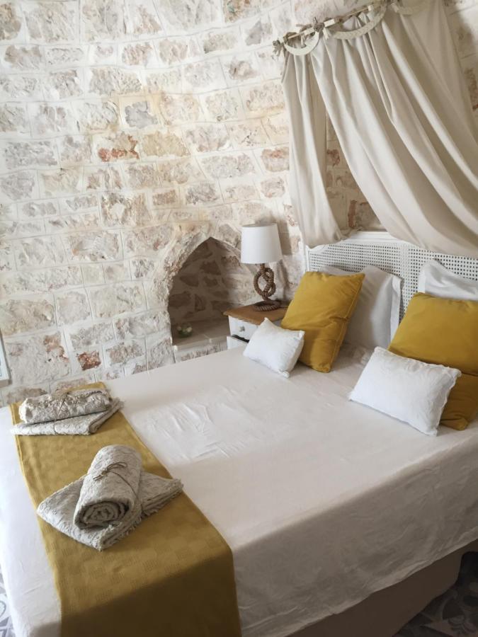 Trulli Tesoro Bed & Breakfast Cisternino Ngoại thất bức ảnh